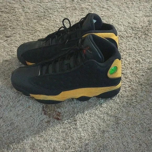 Jordan 13 Melos (Good) Condition wore on times